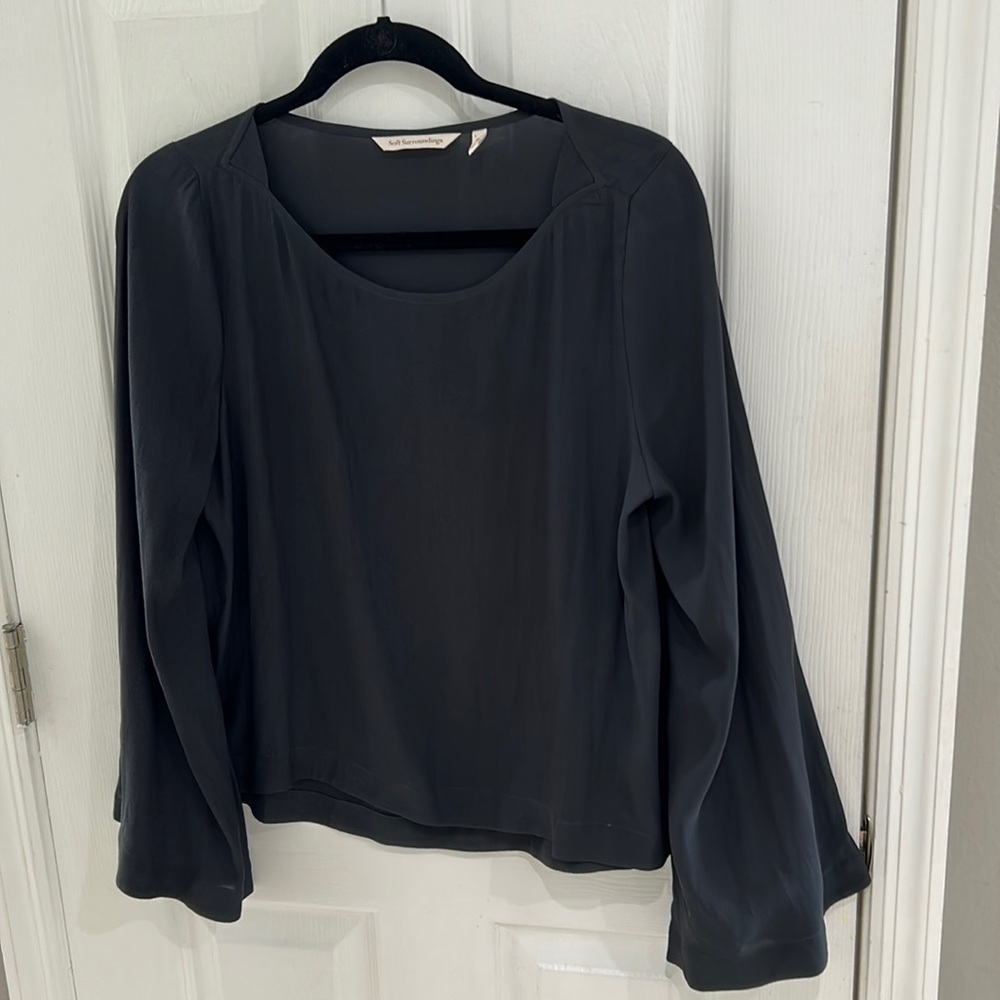 Soft Surroundings Black Scoop Boat Neck Long Sleeve Bell Sleeve Top, size medium
